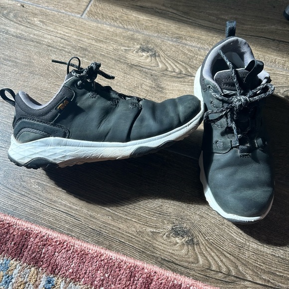 Women's Teva hiking shoes - Picture 4 of 5